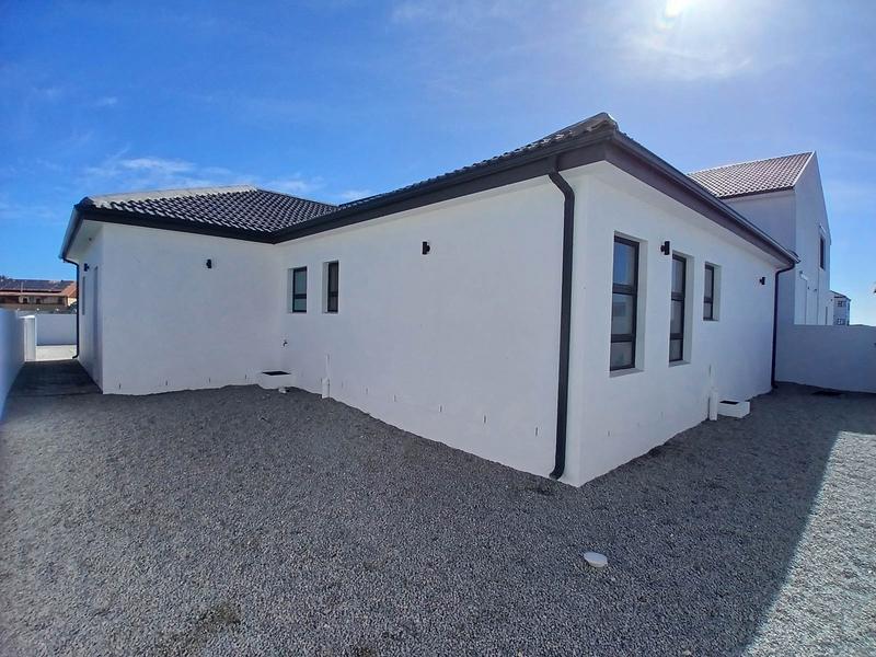 3 Bedroom Property for Sale in Sandy Point Western Cape